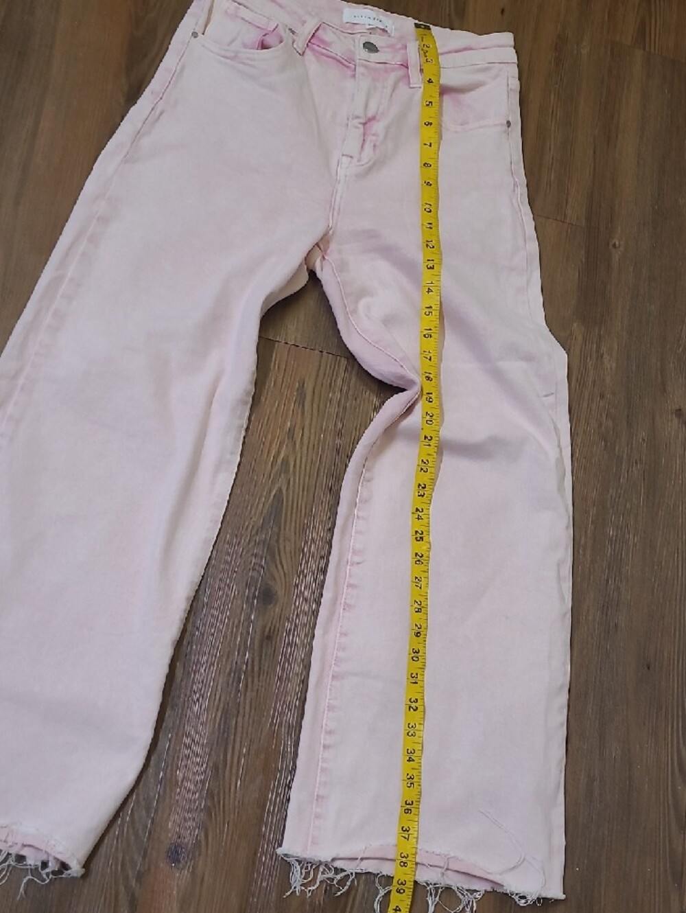 High-Rise Pink Wide-Leg Jeans with Frayed Hem - Picture 6 of 16